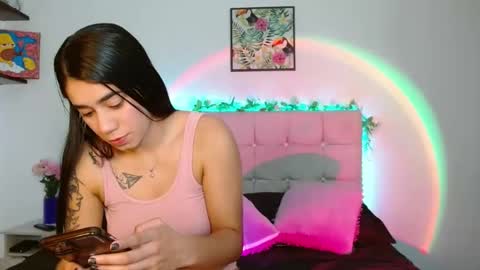 Snapshot of layla_roma chatting on November 2025 12:33:01 AM Lia and Rachel online show from November 2025 12:33:01 AM