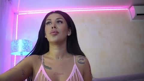 laylacruz online show from February 2026 07:15:02 AM