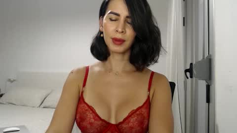 Snapshot of layladarkeyes chatting on September 2025 02:15:02 AM Layla online show from September 2025 02:15:02 AM