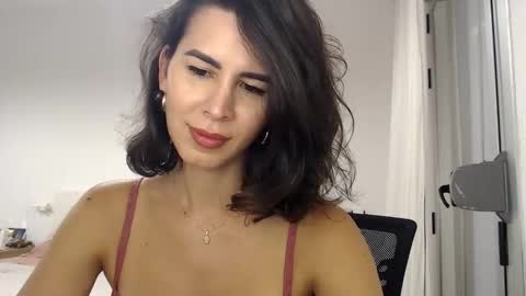 Snapshot of layladarkeyes chatting on October 2025 09:23:02 PM Layla online show from October 2025 09:23:02 PM