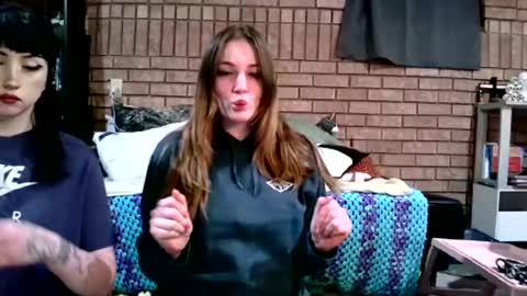 Snapshot of laylakills chatting on December 2024 08:17:02 AM Layla Kills online show from December 2024 08:17:02 AM