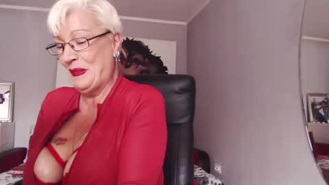 Layla online show from October 2025 08:58:01 AM