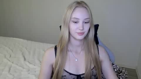 Snapshot of laylapretty001 chatting on October 2025 04:48:02 AM LaylaPretty001 online show from October 2025 04:48:02 AM