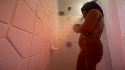 Snapshot of laylarose6 chatting on February 2026 05:52:01 PM Layla Ros online show from February 2026 05:52:01 PM