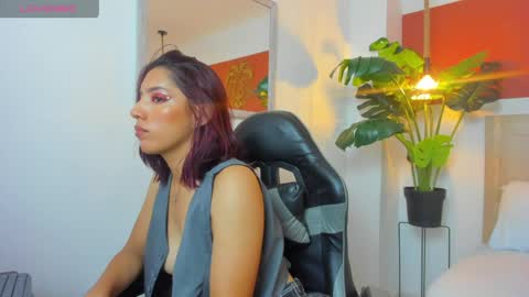 L A Y L A online show from April 2026 12:06:02 PM