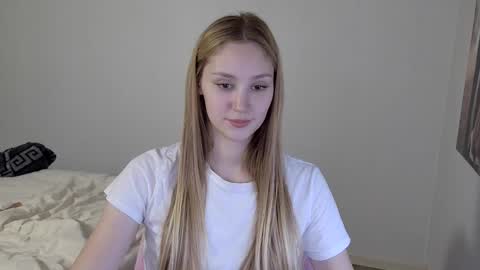 Snapshot of laylla001 chatting on December 2024 11:00:01 AM Laylla001 online show from December 2024 11:00:01 AM