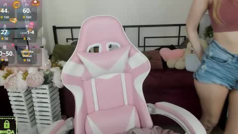 layriantavee online show from April 2026 06:27:01 AM