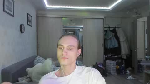 Snapshot of lazaret1k chatting on March 2026 05:29:01 PM Vladi online show from March 2026 05:29:01 PM