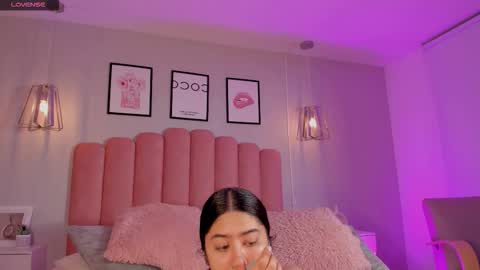 Snapshot of leah_bensoon chatting on November 2025 03:04:01 PM Leah online show from November 2025 03:04:01 PM