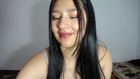 Snapshot of leah_cyrus chatting on December 2024 07:03:01 AM leah_cyrus online show from December 2024 07:03:01 AM