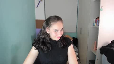 Laura online show from January 2025 04:34:01 AM