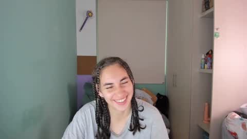 Laura online show from January 2025 04:15:01 PM