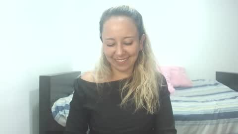 Snapshot of leah_susman chatting on October 2025 03:43:02 AM leah_susman online show from October 2025 03:43:02 AM