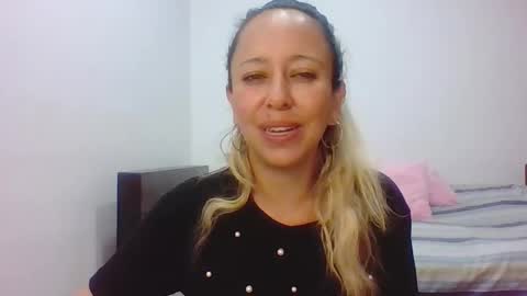 Snapshot of leah_susman chatting on November 2025 12:59:02 PM leah_susman online show from November 2025 12:59:02 PM