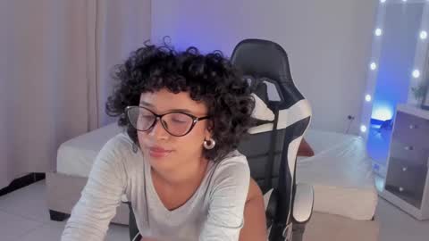 leahaltomm online show from February 2025 01:37:02 PM