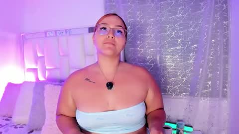 Leah  online show from February 2026 02:42:01 AM