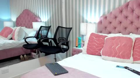 Snapshot of leahfontana chatting on January 2025 05:10:02 PM Leah Fontana online show from January 2025 05:10:02 PM