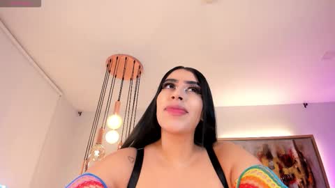 leahlombardi_ online show from November 2025 05:02:01 PM