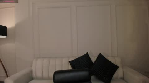 Snapshot of leahnovac chatting on November 2025 11:12:02 AM leahnovac online show from November 2025 11:12:02 AM