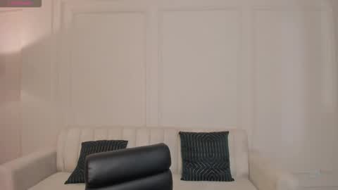 Snapshot of leahnovac chatting on December 2025 11:19:01 AM leahnovac online show from December 2025 11:19:01 AM