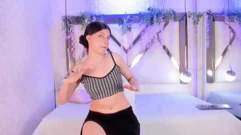 Snapshot of leahsama chatting on November 2025 01:33:01 PM online show from November 2025 01:33:01 PM