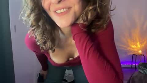 Snapshot of leahsparkles chatting on October 2025 03:24:01 PM Leah Sparkles online show from October 2025 03:24:01 PM