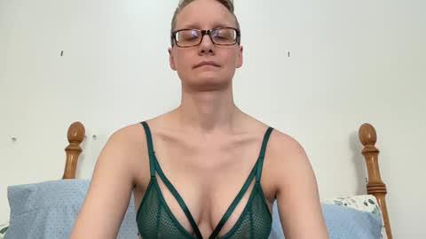 Lee online show from February 2025 03:08:02 PM