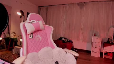 Snapshot of leamelie chatting on March 2025 06:40:02 AM Amelia Black OF AMELIABLACK666 I lost all my thumbs up help me to get 80 online show from March 2025 06:40:02 AM