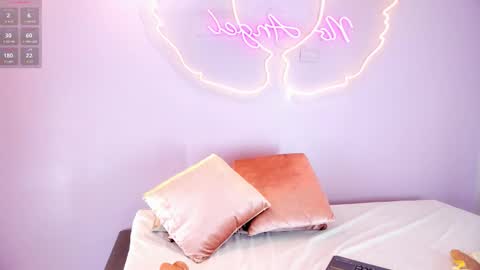 Snapshot of leamonroe__ chatting on November 2025 10:19:02 PM Hey Im Lea online show from November 2025 10:19:02 PM