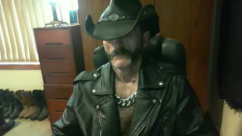 leathergreaser online show from October 2025 10:12:01 PM