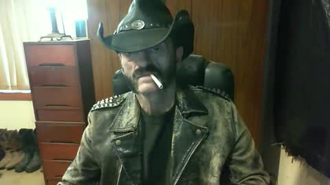 leathergreaser online show from November 2025 07:14:01 PM