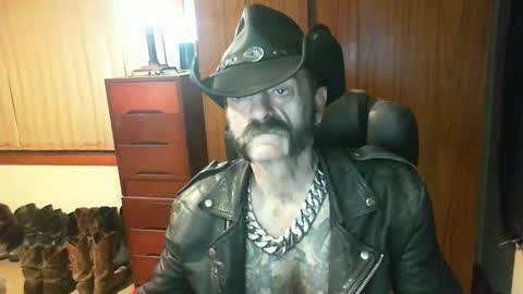 Snapshot of leathergreaser chatting on May 2026 07:36:02 AM leathergreaser online show from May 2026 07:36:02 AM