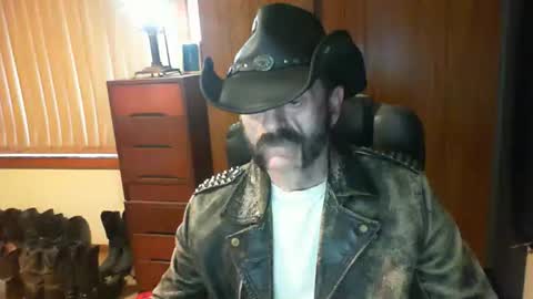 Snapshot of leathergreaser chatting on May 2026 09:19:01 PM leathergreaser online show from May 2026 09:19:01 PM