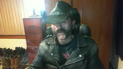 Snapshot of leathergreaser chatting on May 2026 06:31:02 PM leathergreaser online show from May 2026 06:31:02 PM