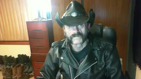 Snapshot of leathergreaser chatting on June 2026 06:31:01 PM leathergreaser online show from June 2026 06:31:01 PM