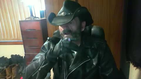 Snapshot of leathergreaser chatting on June 2026 06:51:02 AM leathergreaser online show from June 2026 06:51:02 AM