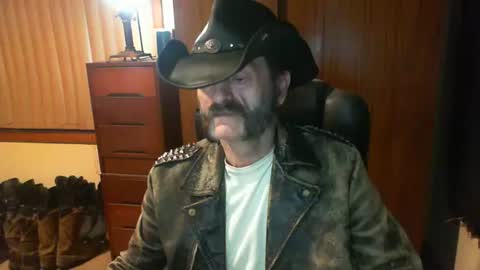 Snapshot of leathergreaser chatting on June 2026 08:40:02 PM leathergreaser online show from June 2026 08:40:02 PM