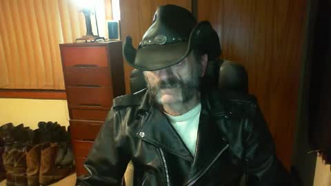 Snapshot of leathergreaser chatting on June 2026 08:38:02 AM leathergreaser online show from June 2026 08:38:02 AM