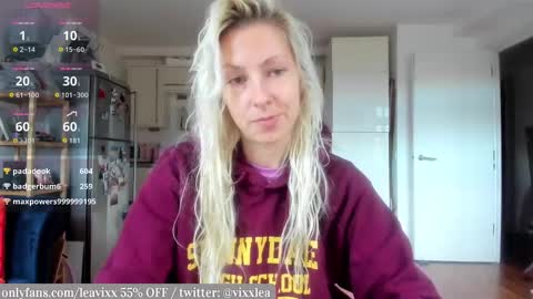 Snapshot of leavixx chatting on November 2025 03:11:01 PM LeaVixx online show from November 2025 03:11:01 PM