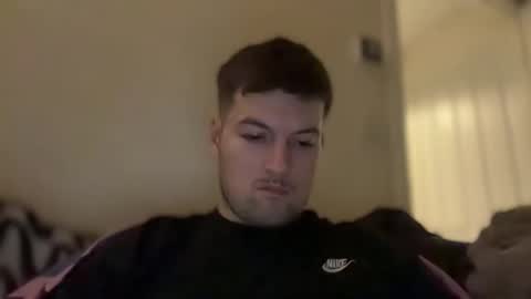 leedslad35 online show from December 2024 07:22:01 PM