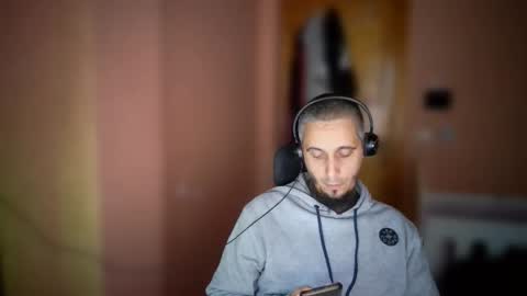 lefrenchiies online show from November 2025 07:30:02 AM