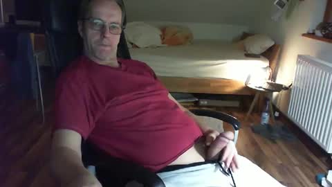 Snapshot of lefti27 chatting on February 2025 10:32:02 PM Dave online show from February 2025 10:32:02 PM