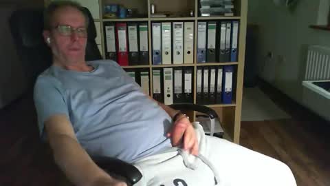 Snapshot of lefti27 chatting on November 2025 11:31:01 PM Dave online show from November 2025 11:31:01 PM