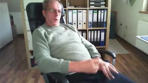 Snapshot of lefti27 chatting on December 2025 12:54:01 PM Dave online show from December 2025 12:54:01 PM