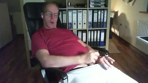 Snapshot of lefti27 chatting on December 2025 12:59:02 AM Dave online show from December 2025 12:59:02 AM