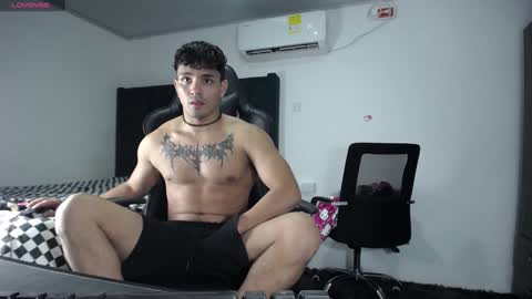 Snapshot of lei_77 chatting on December 2024 08:18:01 PM Lei online show from December 2024 08:18:01 PM