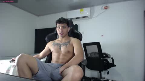 Snapshot of lei_77 chatting on December 2024 09:32:02 PM Lei online show from December 2024 09:32:02 PM