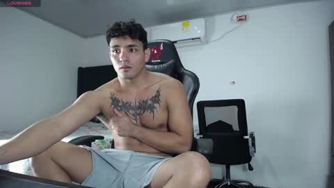 Snapshot of lei_77 chatting on December 2024 11:39:02 PM Lei online show from December 2024 11:39:02 PM