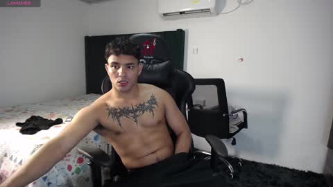 Snapshot of lei_77 chatting on January 2025 12:45:01 AM Lei online show from January 2025 12:45:01 AM