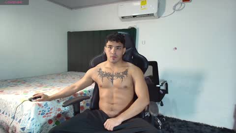 Snapshot of lei_77 chatting on January 2025 08:47:01 PM Lei online show from January 2025 08:47:01 PM